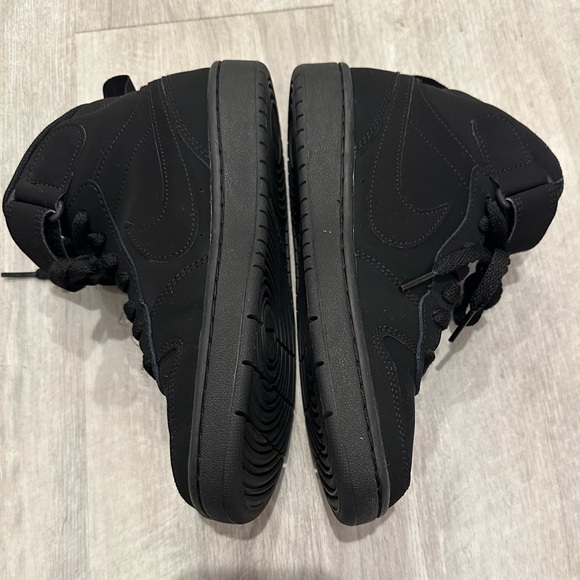Literally perfect Nike Court Borough Mid 2 PS 'Triple Black’ - Picture 11 of 16